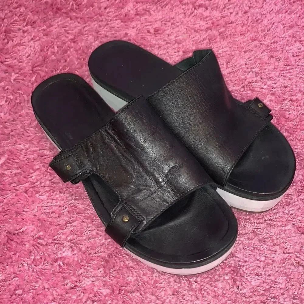 UGG Maire Platform Sandals